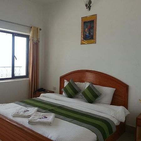 Bright Sunny Pines Hotel & Resort Lansdowne Bagian luar foto